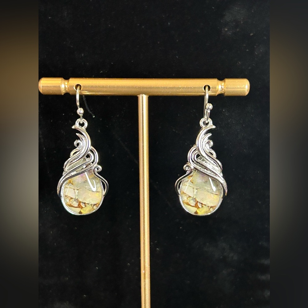 #516 | Silver Resin Dangle Earrings